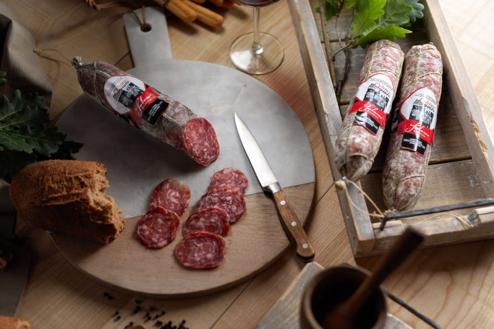 Salame_2341 montaggio_a Salame_2341 montaggio_a